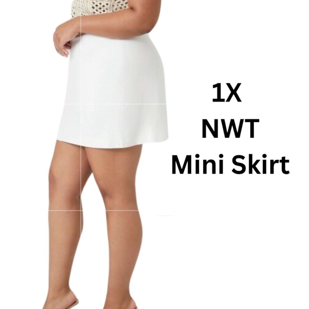 NWT Fitted Mini Skirt White 1X Summer Spring V-2458